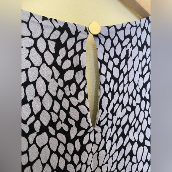 EUC Donna Karan 2 Layer Blouse - Picture 4 of 8